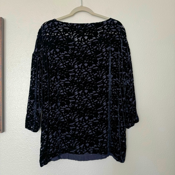 Eileen Fisher Burnout 3/4 Sleeve Velvet Feel Black Top Size Large - Picture 2 of 7